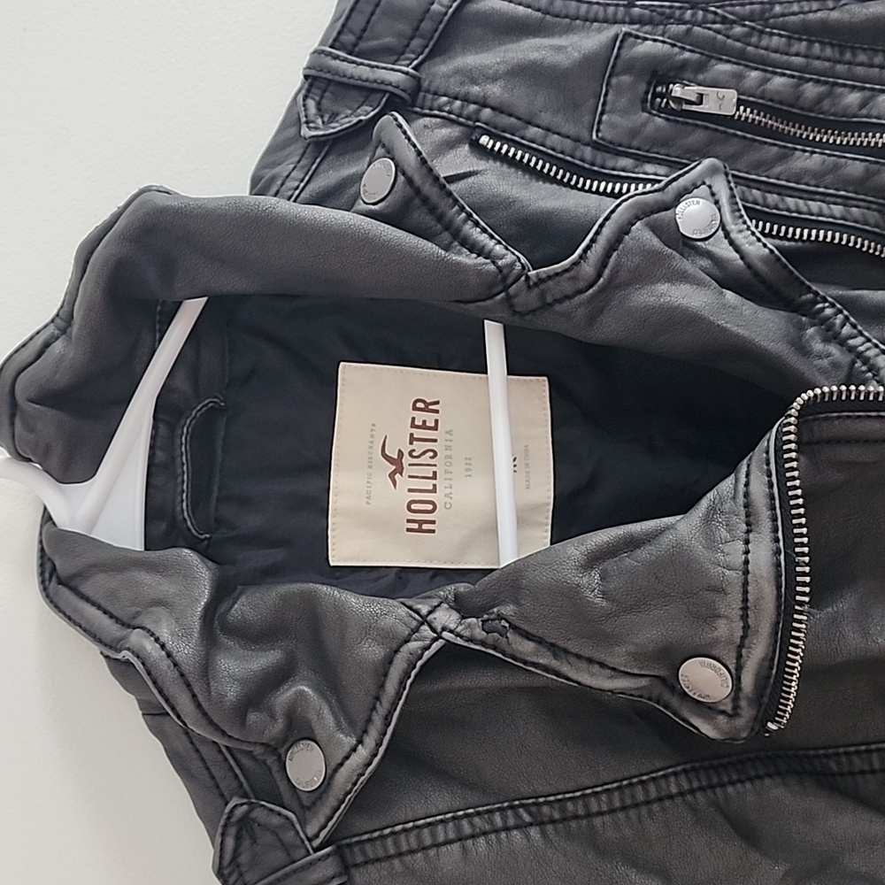 ‼️VERY RARE!‼️  🌟❤️ HOLLISTER PLEATHER MOTO JACKET ❤️🌟